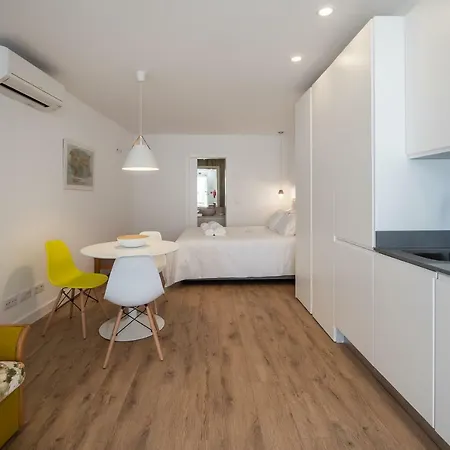 Castle Terrace Exclusive - By The Castle *