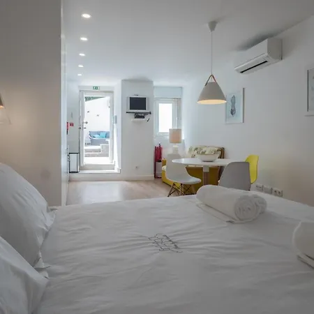 Castle Terrace Exclusive - By The Castle Apartment